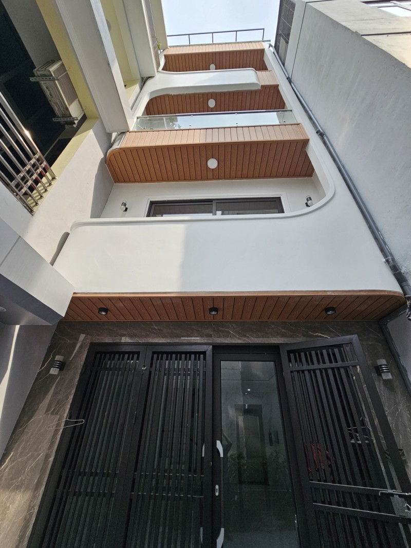 Bán nhà Thạch Bàn,Long Biên 5 tầng,50m,mt4.6m oto đỗ cổng nhỉnh 8 tỷ - Ảnh chính